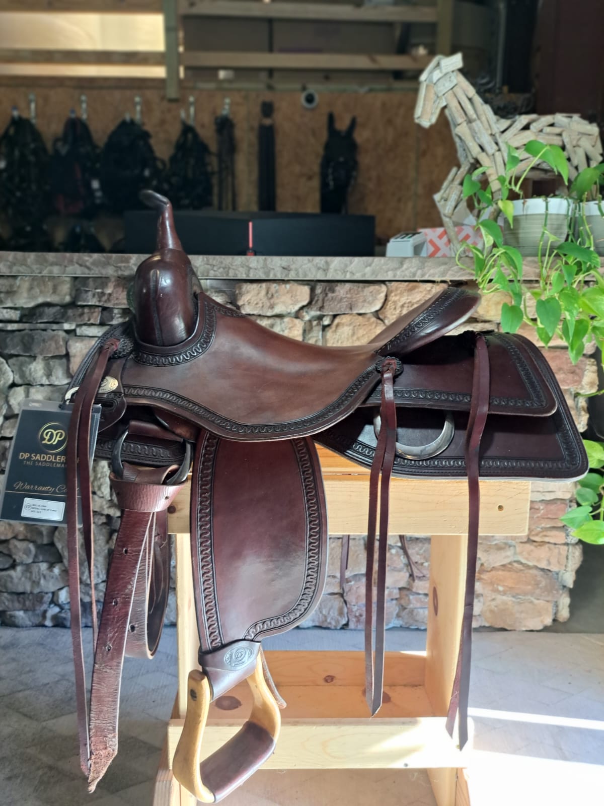 DP Saddlery Western Cutter 3344 16.5in