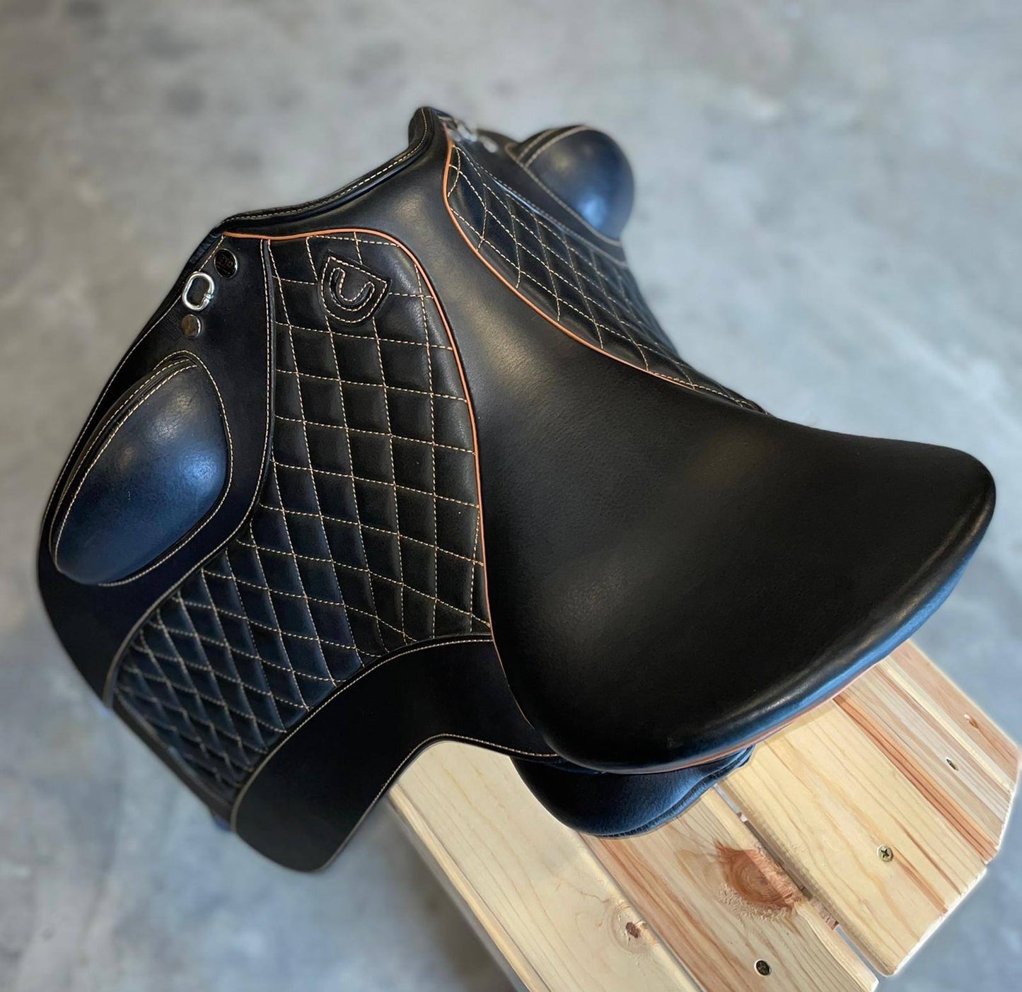 DP Saddlery Bolero Dressage 6249 17.5 in