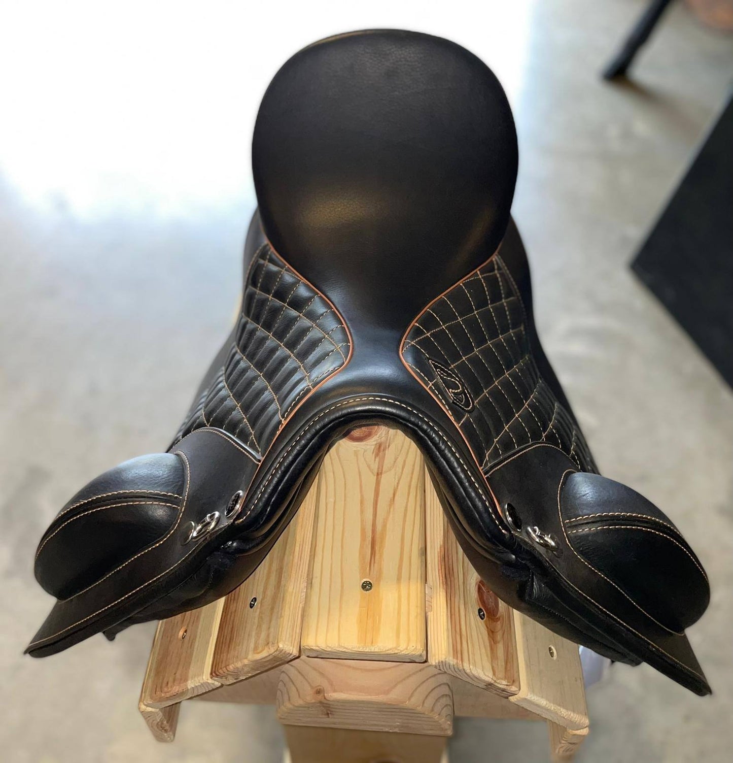 DP Saddlery Bolero Dressage 6553 17.5 in