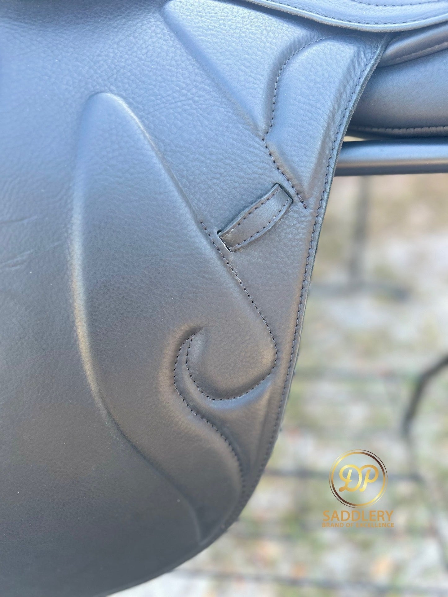 DP Saddlery Caprice Dressage 6361 18in
