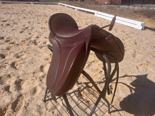 DP Saddlery Majestro Dressage Saddle 7481 S2