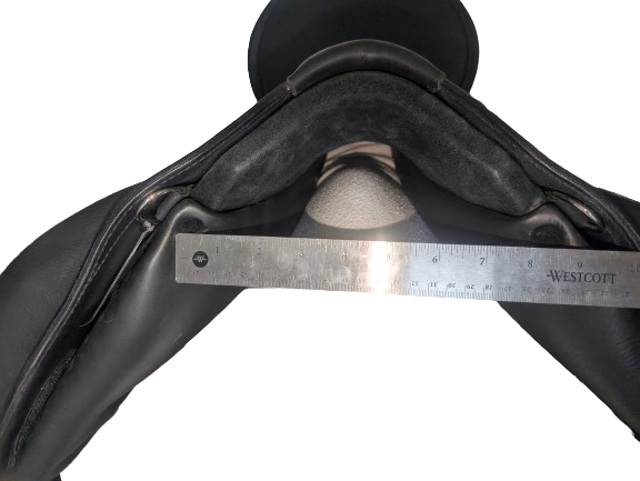 DP Saddlery Majestro Dressage Saddle 7859 S2 DEMO