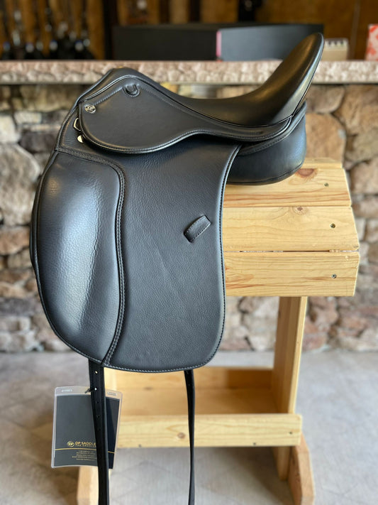 DP Saddlery Classic Dressage 5406 17.5 in