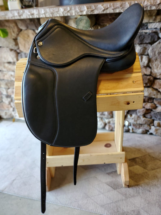 DP Saddlery Classic Dressage 5407 18 in