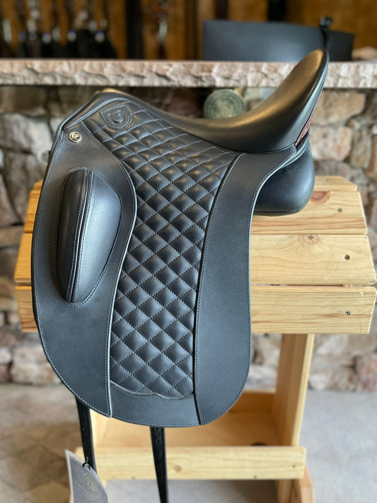 DP Saddlery Bolero Dressage 5745 17.5  in