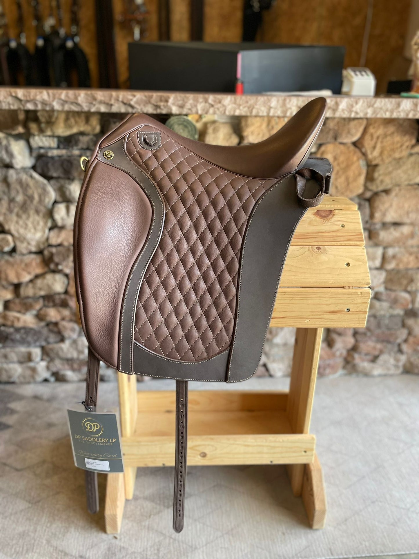 DP Saddlery Faro DL Dressage 5822 17.5 in