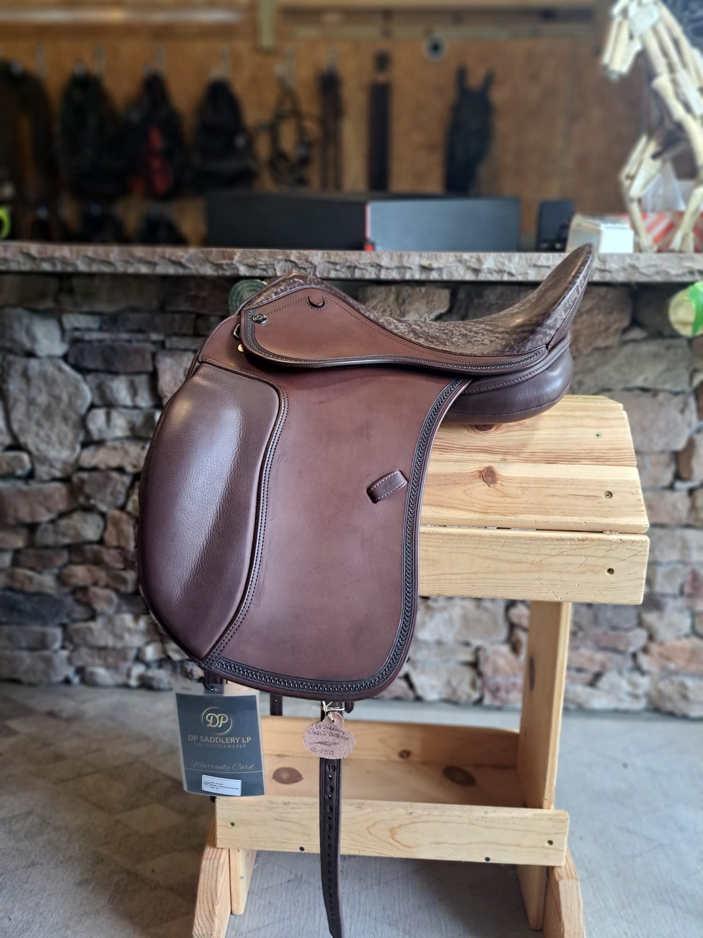 DP Saddlery Classic Dressage 5923 18.5 in