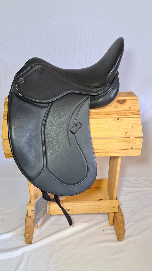 DP Saddlery Prado Dressage MBL 5932 17.5 in