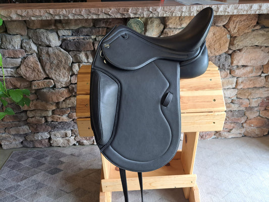 DP Saddlery Tango Dressage 6029 17.5 in