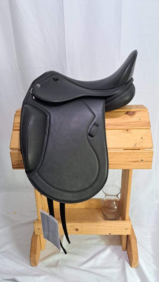 DP Saddlery Tango Dressage 6176 18in