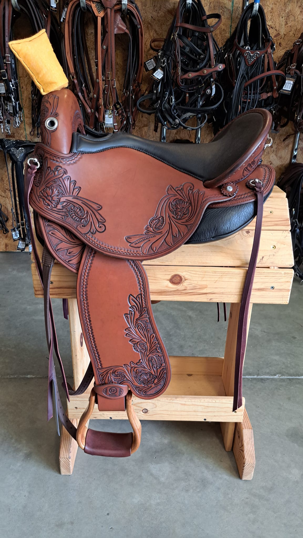 DP quantum short and light western dressage saddle