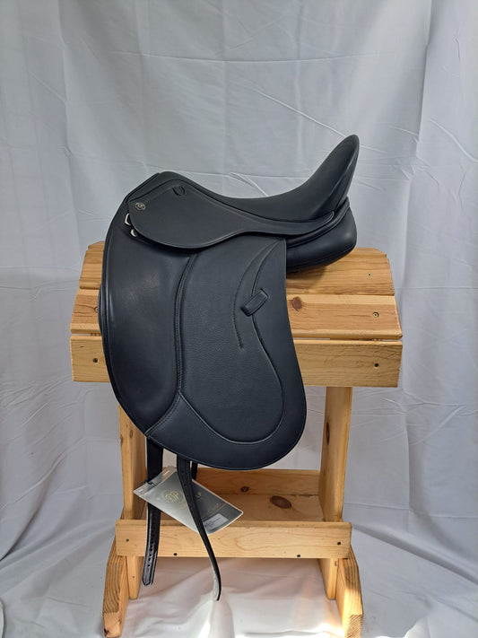 DP Saddlery Prado Dressage MBL 6217 17.5 in