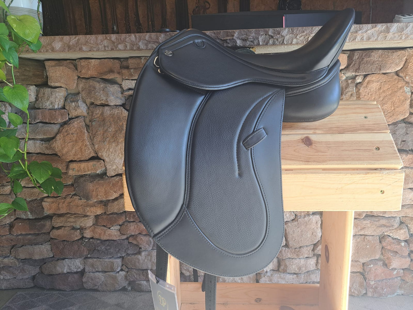 DP Saddlery Prado Dressage MBL 6221 17.5 in