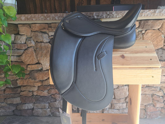 DP Saddlery Prado Dressage MBL 6221 17.5 in