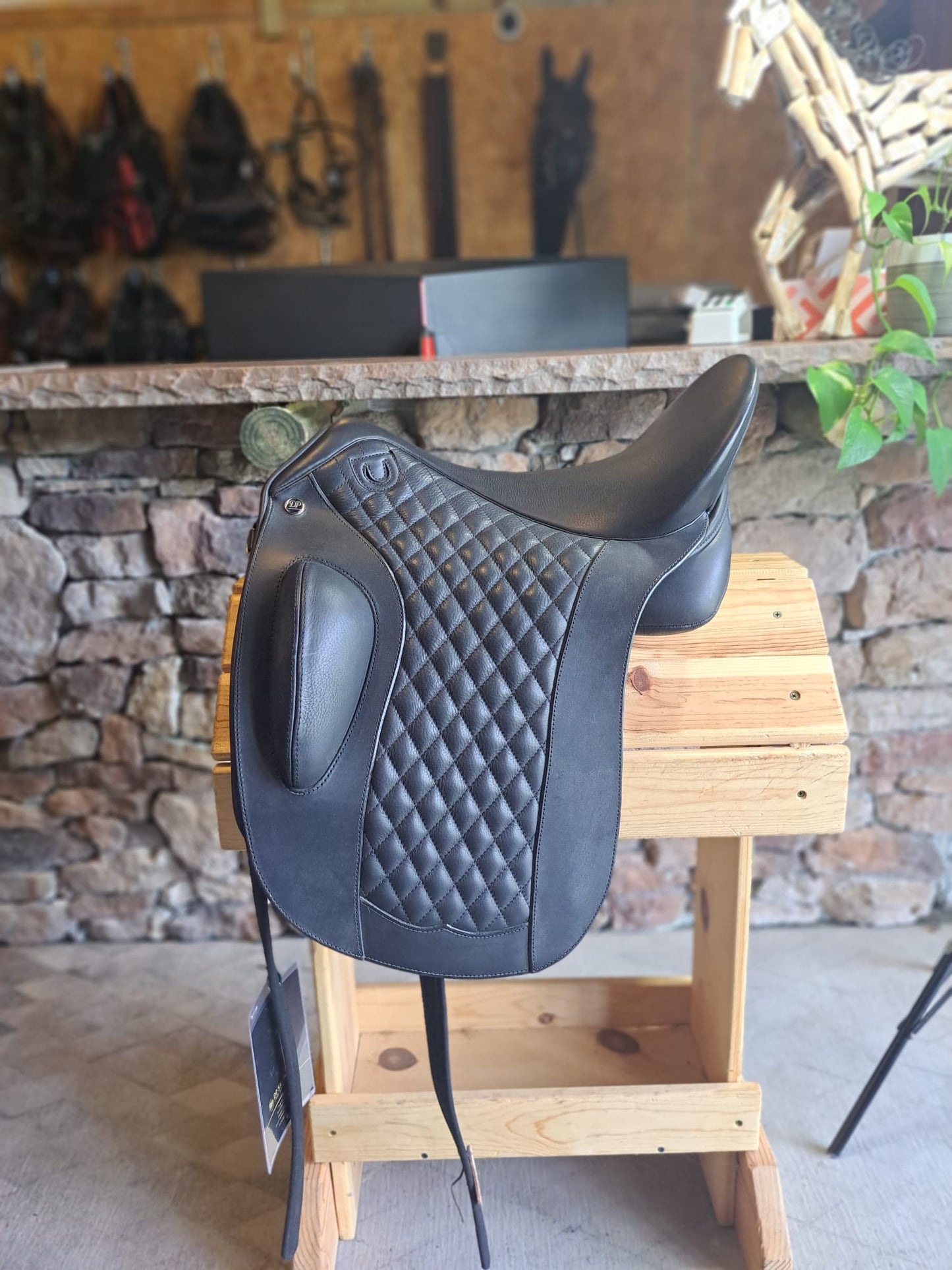 DP Saddlery Bolero Dressage 6253 18.5 in