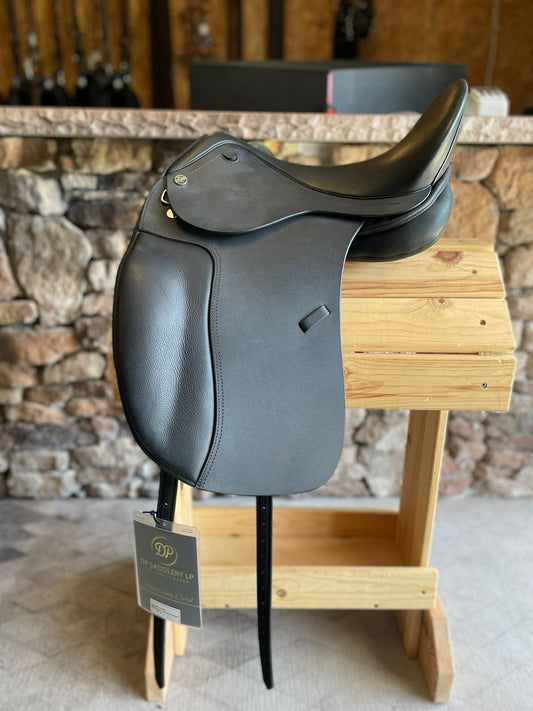 DP Saddlery Classic Dressage 6296 18 in