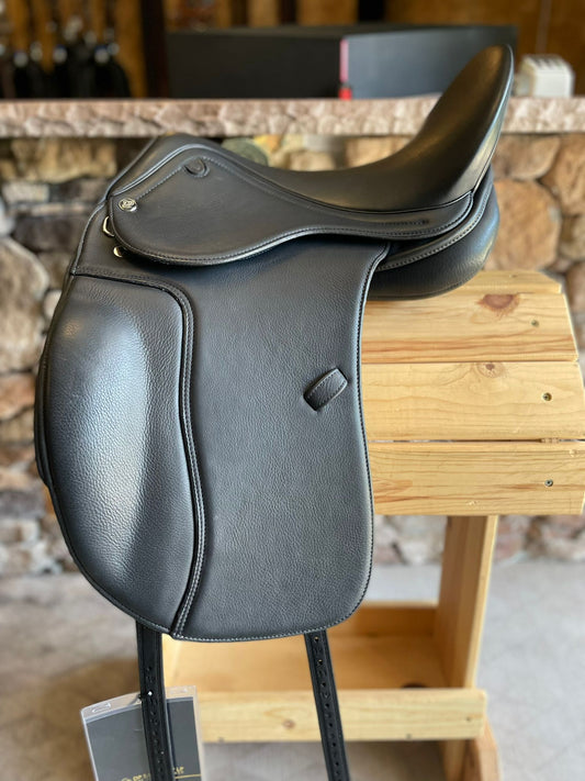 DP Saddlery Classic Dressage 6297 18 in