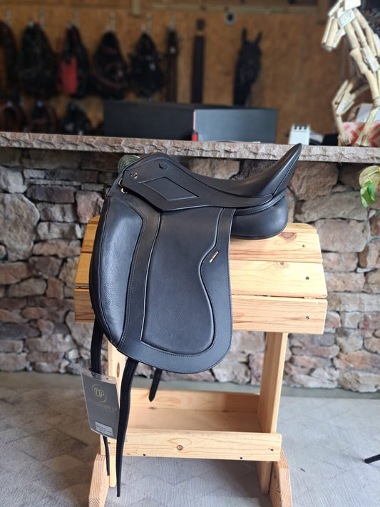 DP Saddlery Duett Dressage 6356 17.5 in