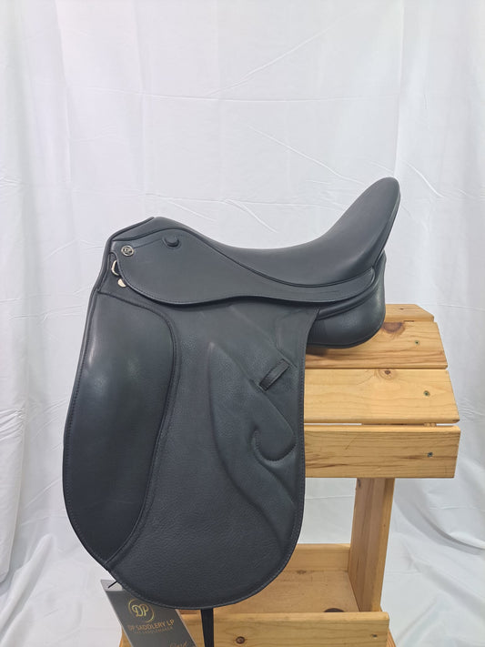 DP Saddlery Caprice Dressage 6810 18in
