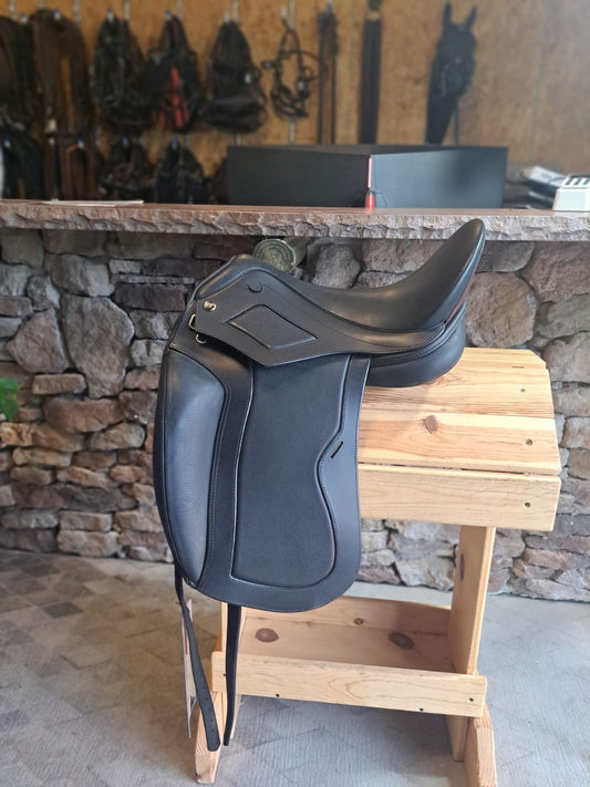 DP Saddlery Duett Dressage 6394 18 in