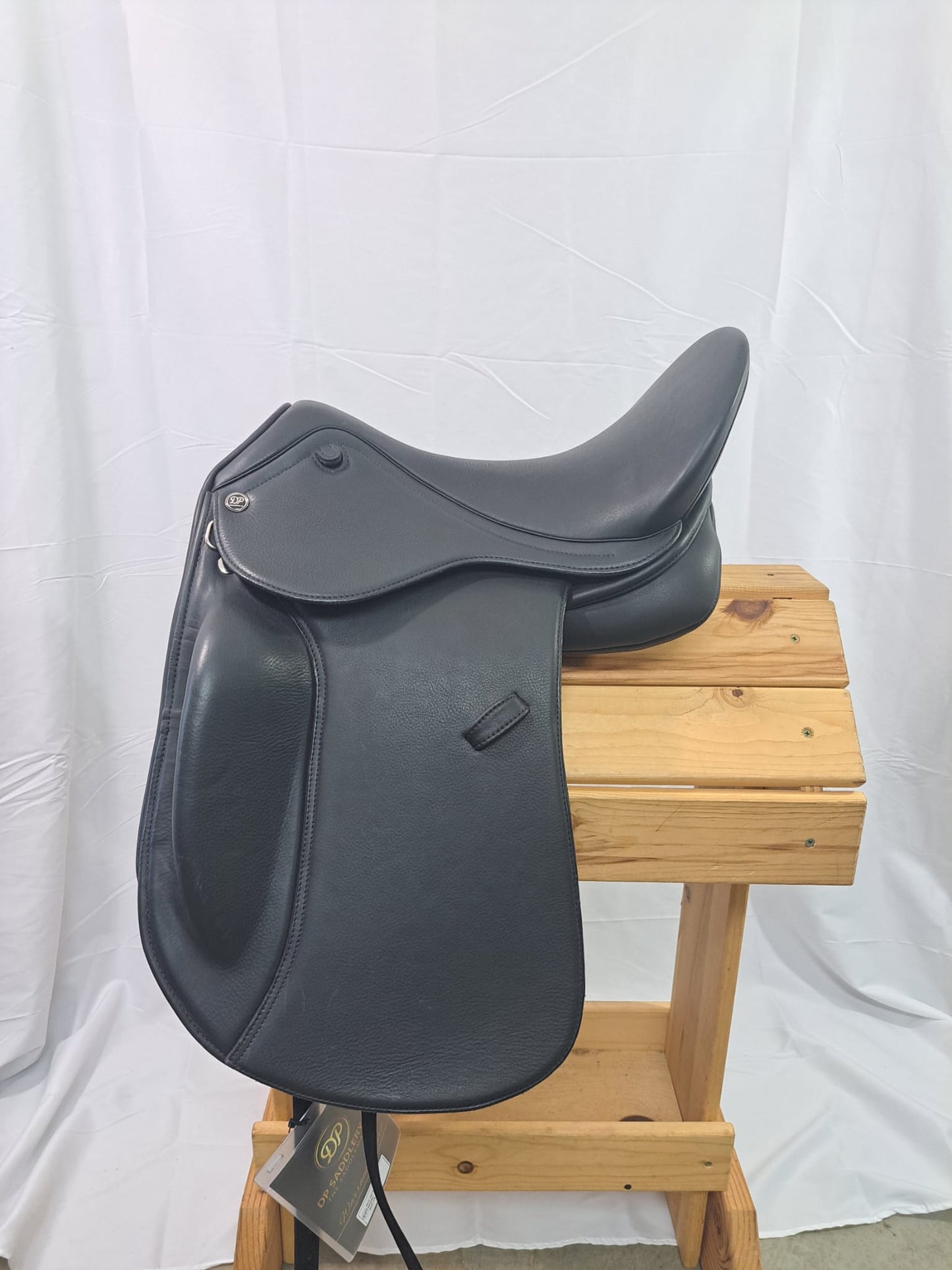 DP Saddlery Libra Dressage 6403 18in