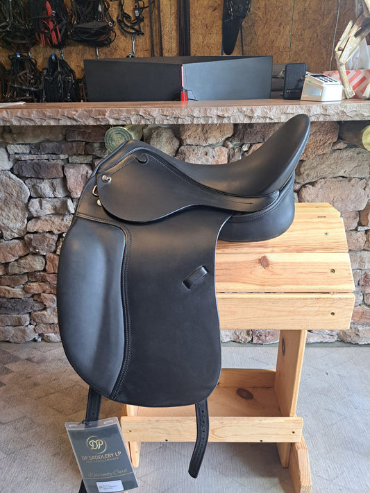 DP Saddlery Classic Dressage 6454 18 in