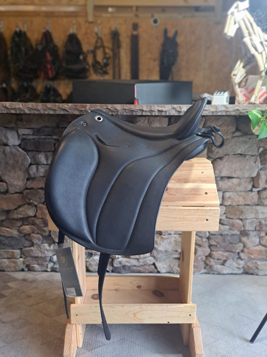 DP Saddlery Majestro Saddle 6314 S3