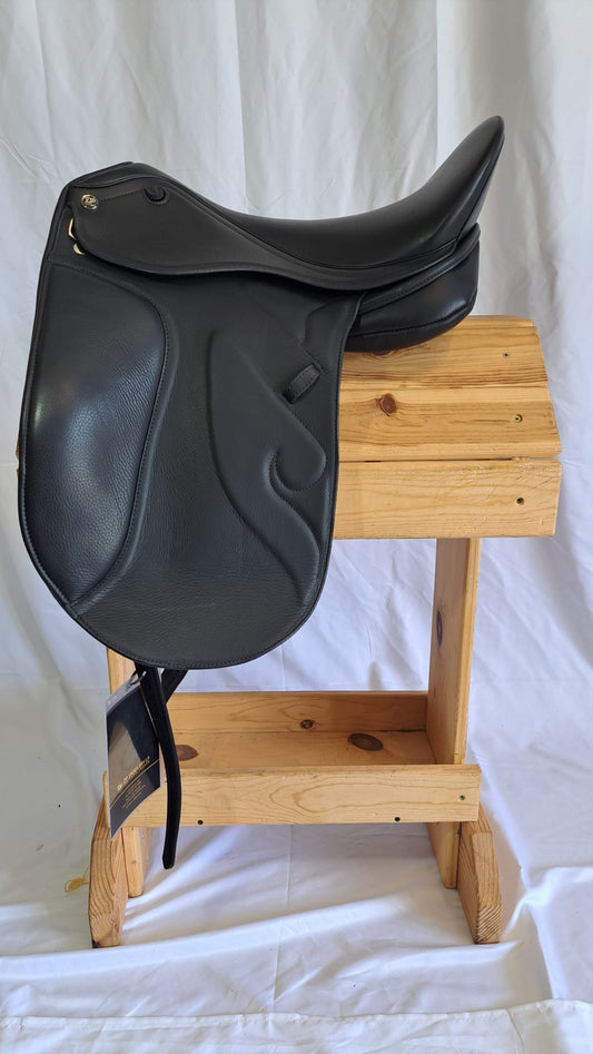 DP Saddlery Caprice Dressage 6765 18.5in