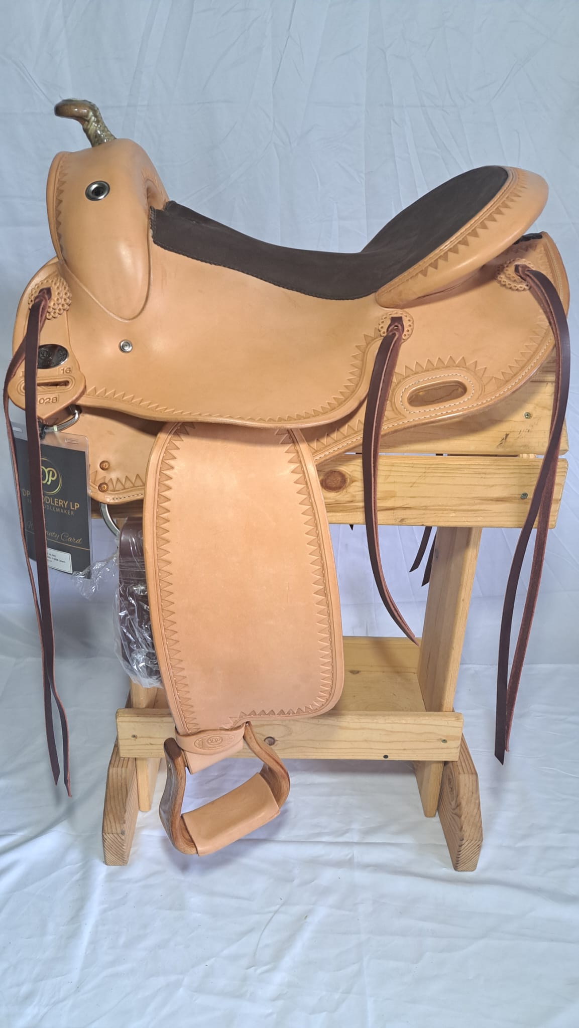 DP Saddlery Flex Fit Canyon 7092 16 in
