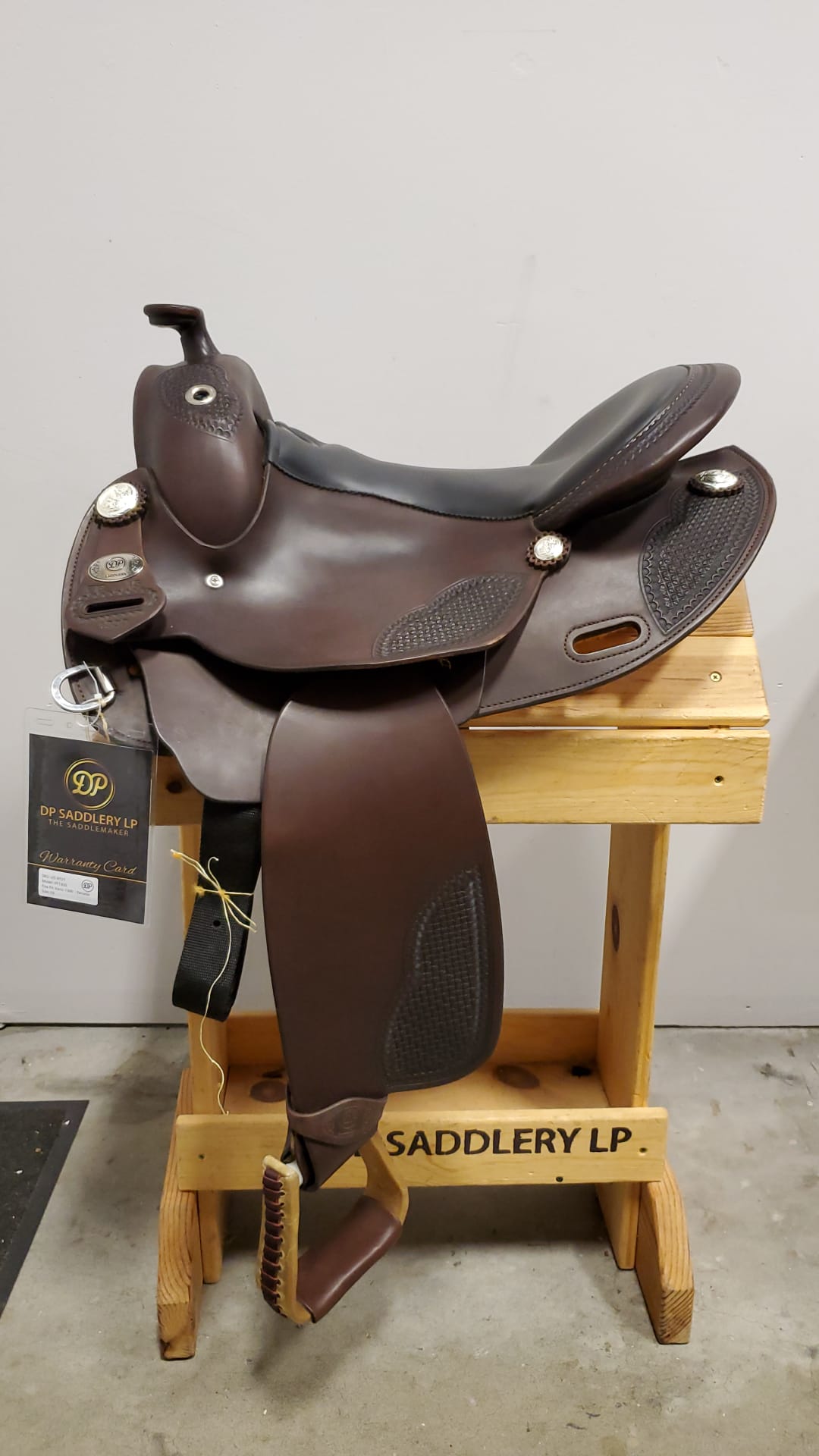DP Saddlery Flex Fit Nevada 8121 16in