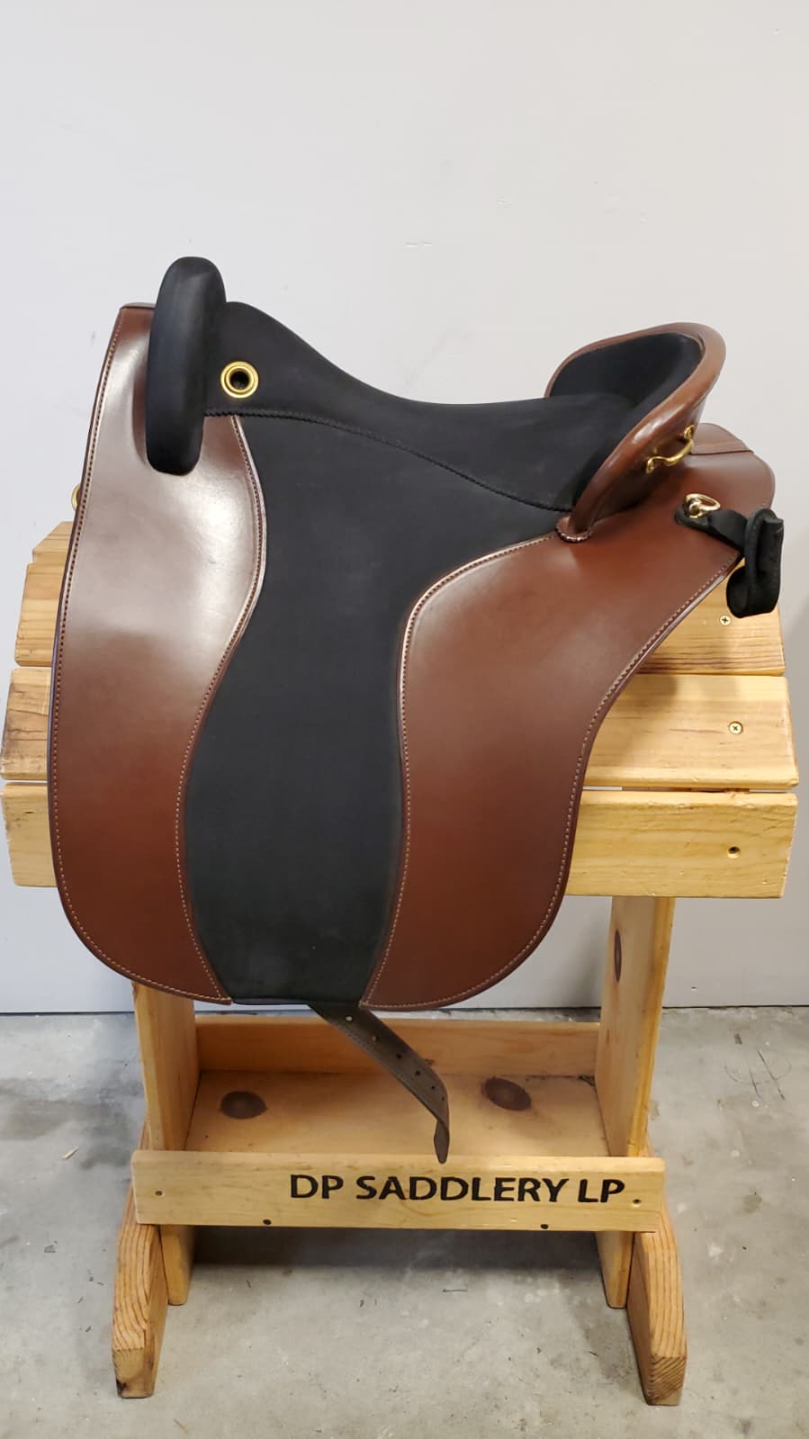 DP Saddlery Orleans 8578 S2