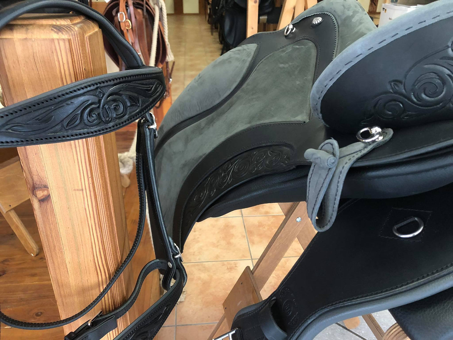 DP Saddlery Soft Feel Bridle Decor SF41