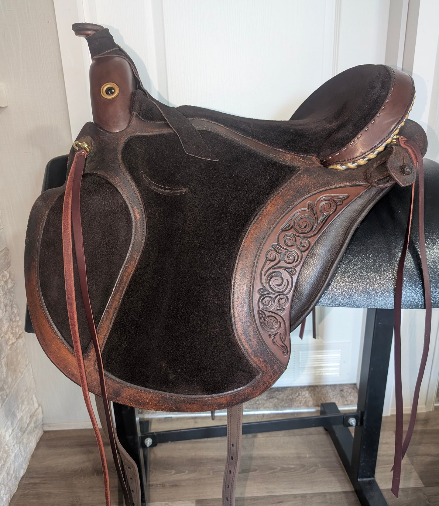DP Saddlery El Campo Western Decor SKL 8601 S2 Used.