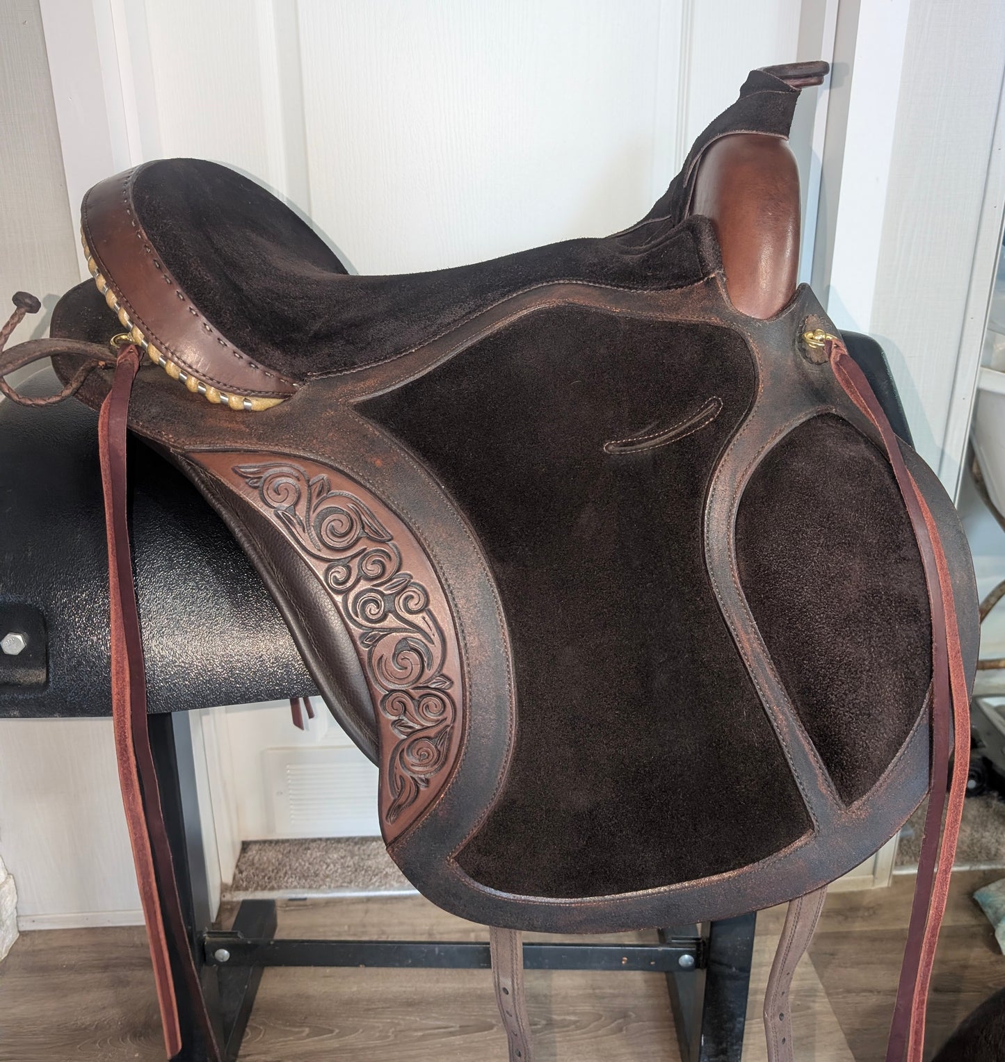 DP Saddlery El Campo Western Decor SKL 8601 S2 Used.