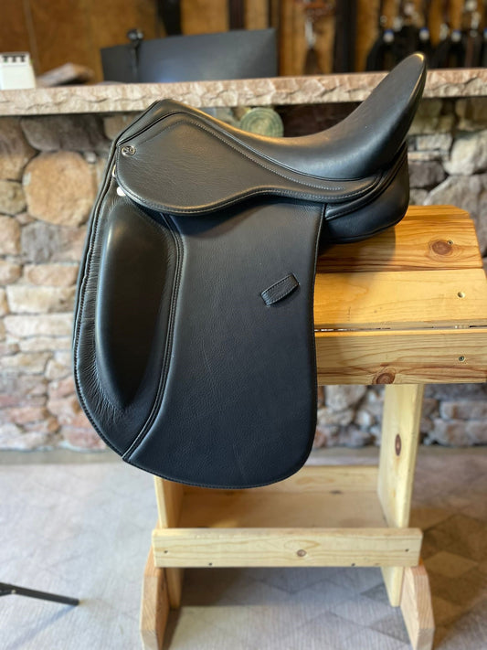 DP Saddlery Libra Dressage 5906 17.5 in