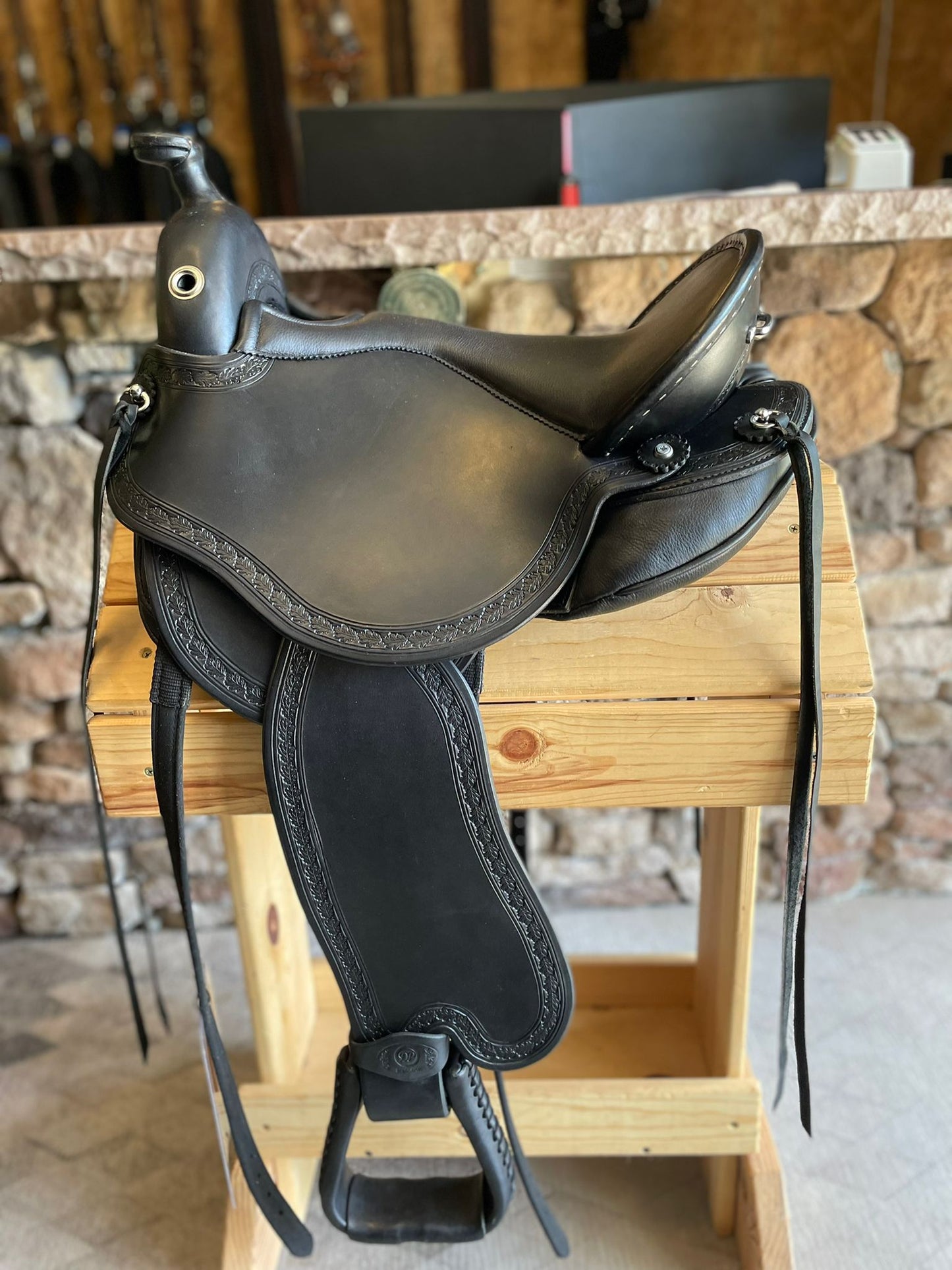 DP Saddlery quantum short and light