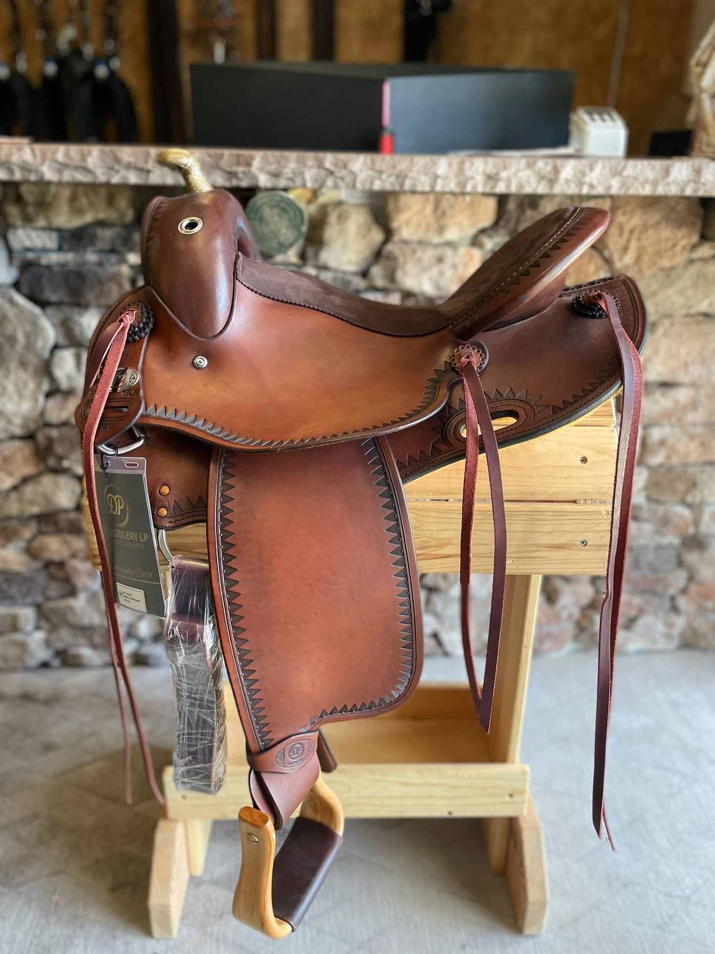 DP Saddlery Flex Fit Canyon 6270 15.5in