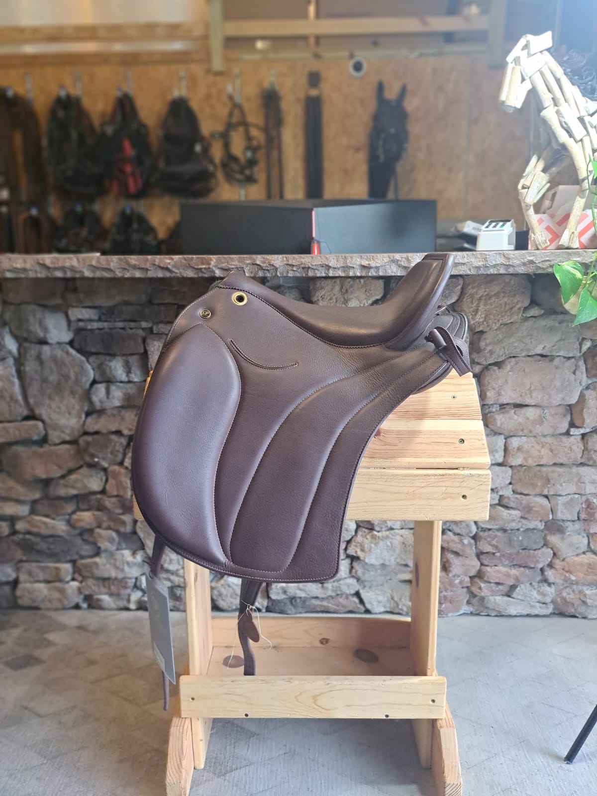 DP Saddlery Majestro Saddle 6488 S2