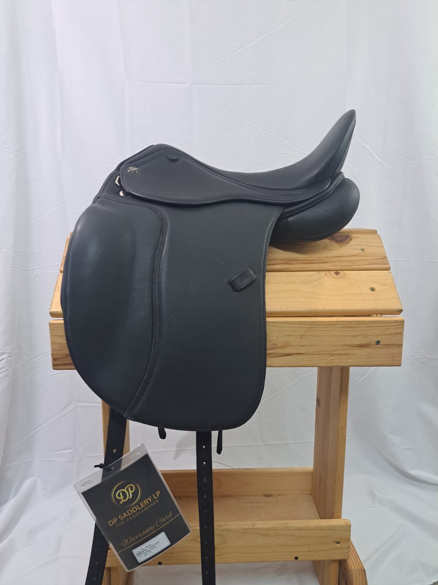 DP Saddlery Classic Dressage 6535 17.5 in