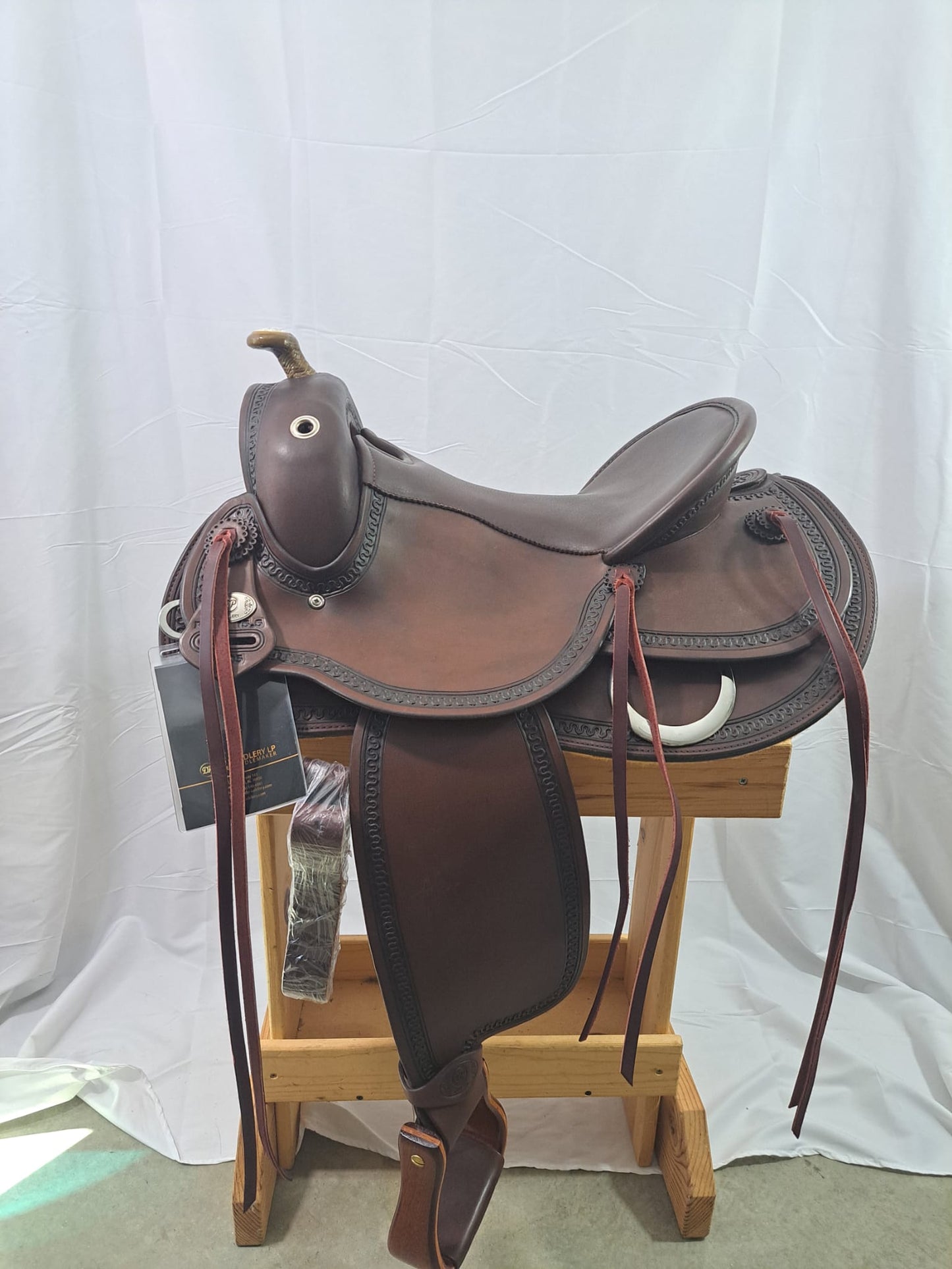 DP Saddlery Flex Fit Memphis 6635 15.5in