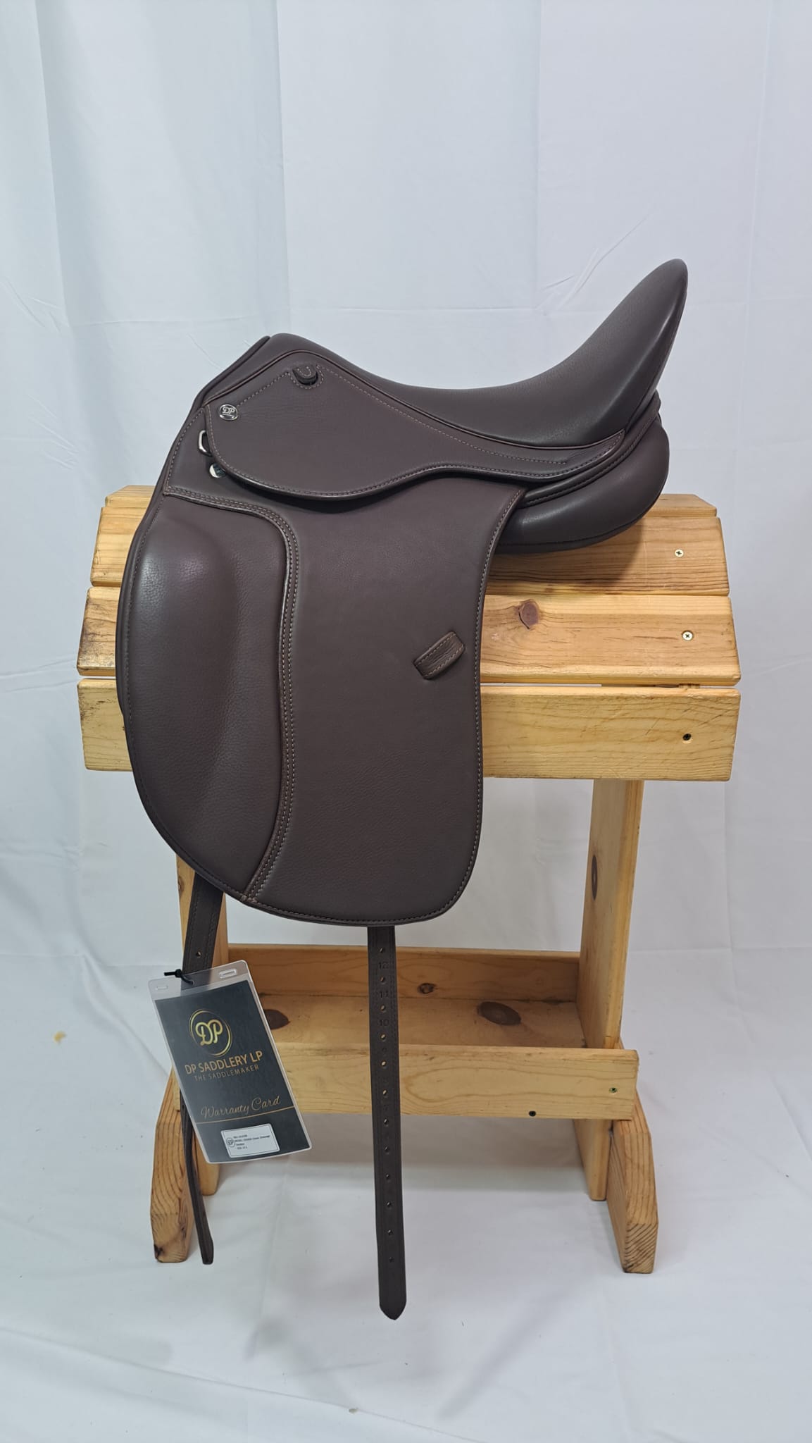 DP Saddlery Classic Dressage 6708 17.5 in