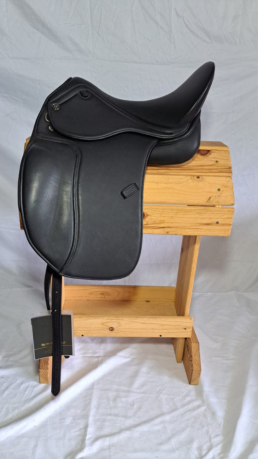 DP Saddlery Classic Dressage 7098 17 in