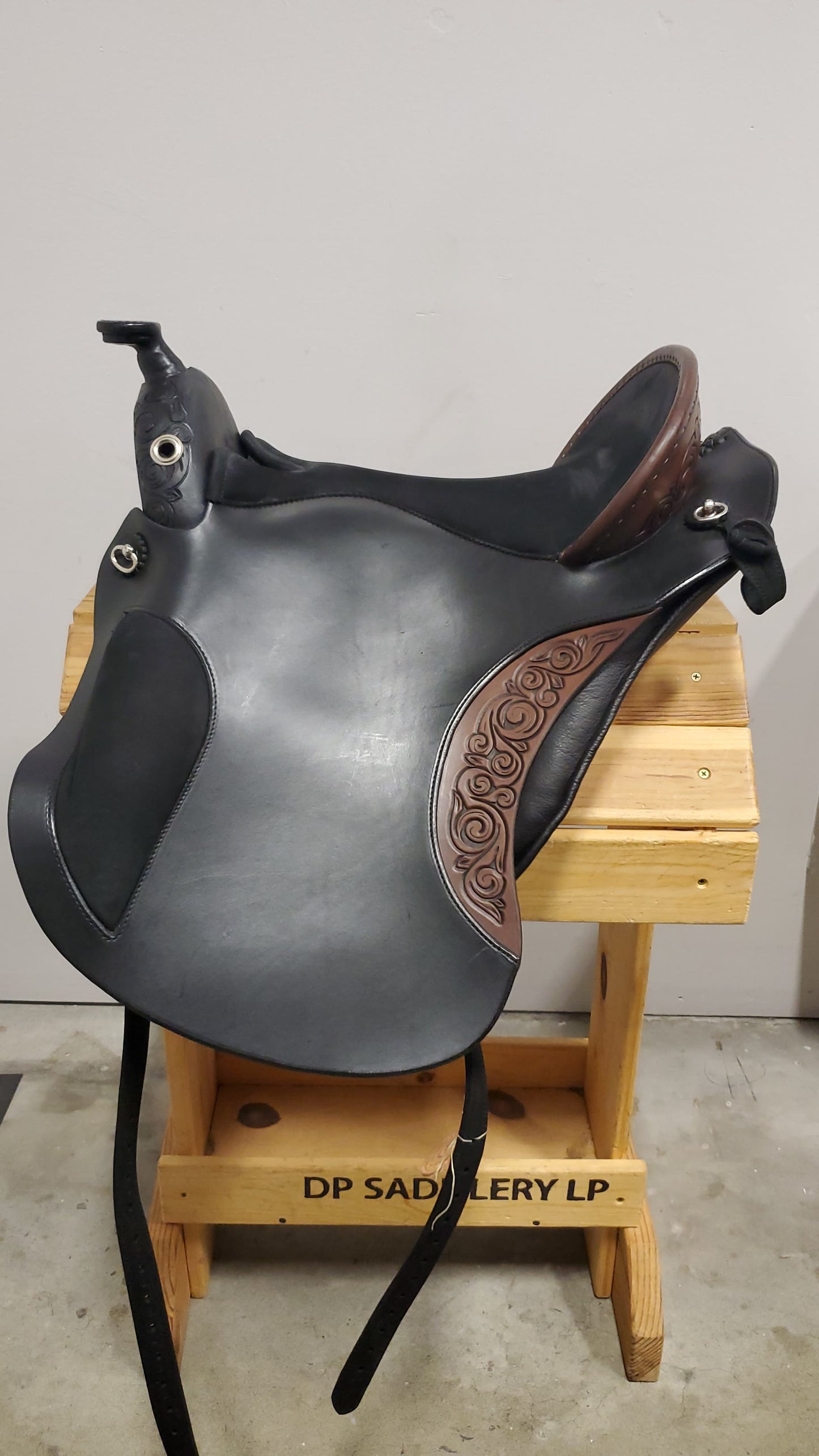 DP Saddlery El Campo Western Decor 8602 S2