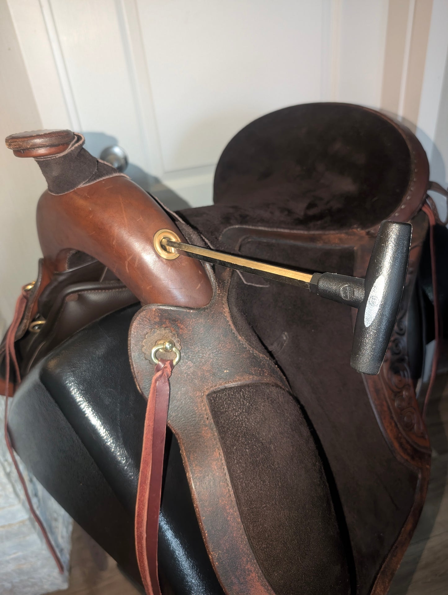 DP Saddlery El Campo Western Decor SKL 8601 S2 Used