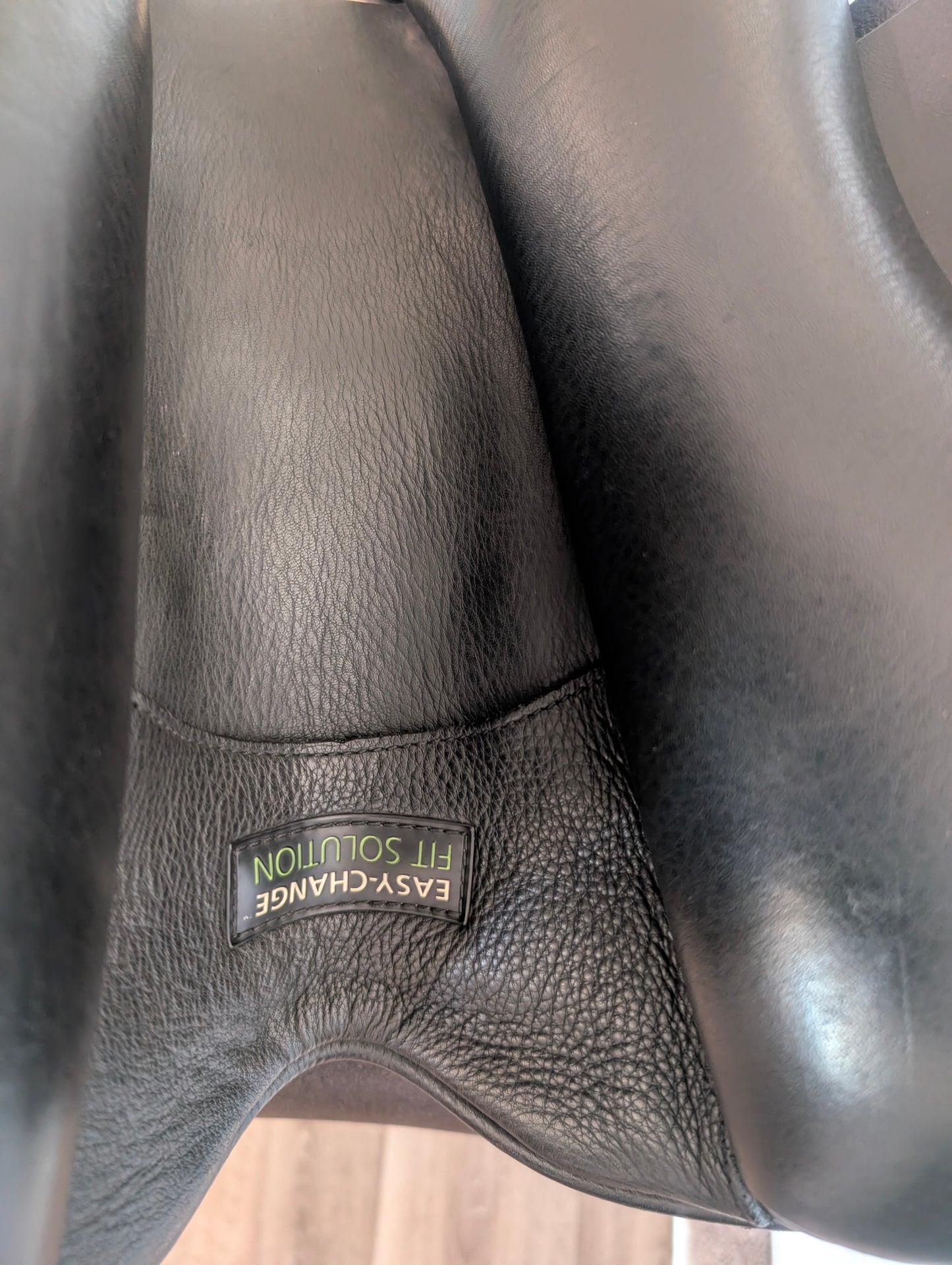 Demo Bates Isabell 16.5in 42cm