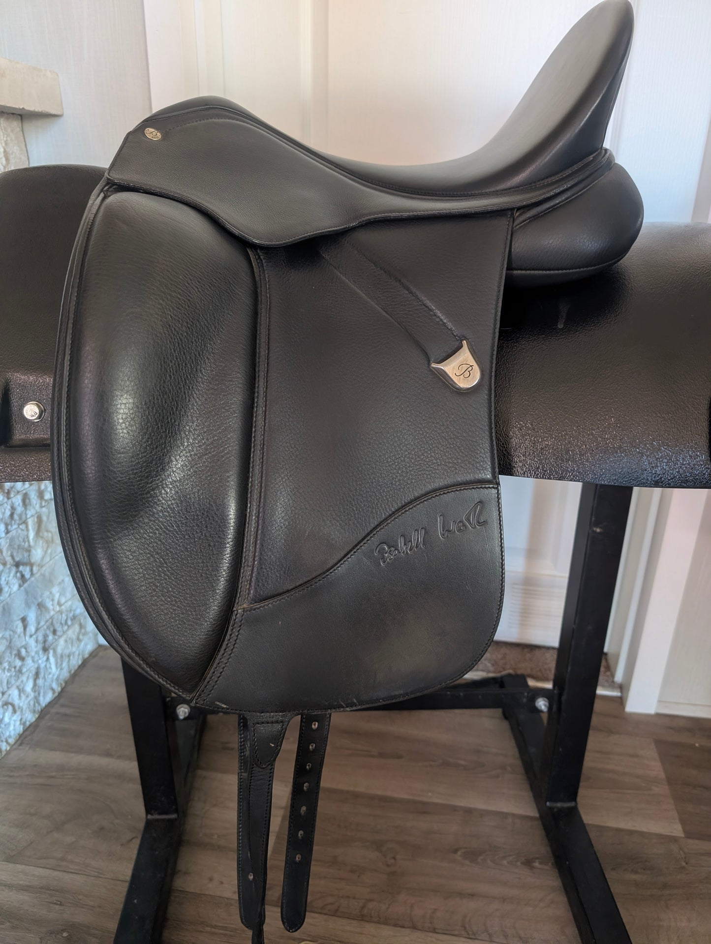 Demo Bates Isabell 16.5in 42cm